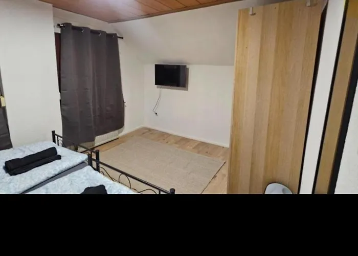 Grosse In Mit 2 Badezimmer Lägenhet *