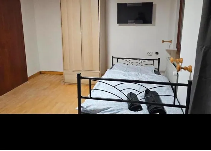 Grosse In Mit 2 Badezimmer *